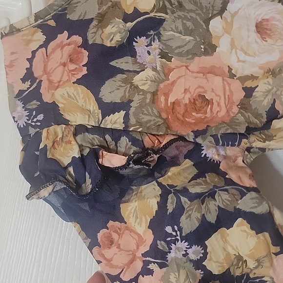 Girls Floral Dress size 6  euc - Picture 4 of 10